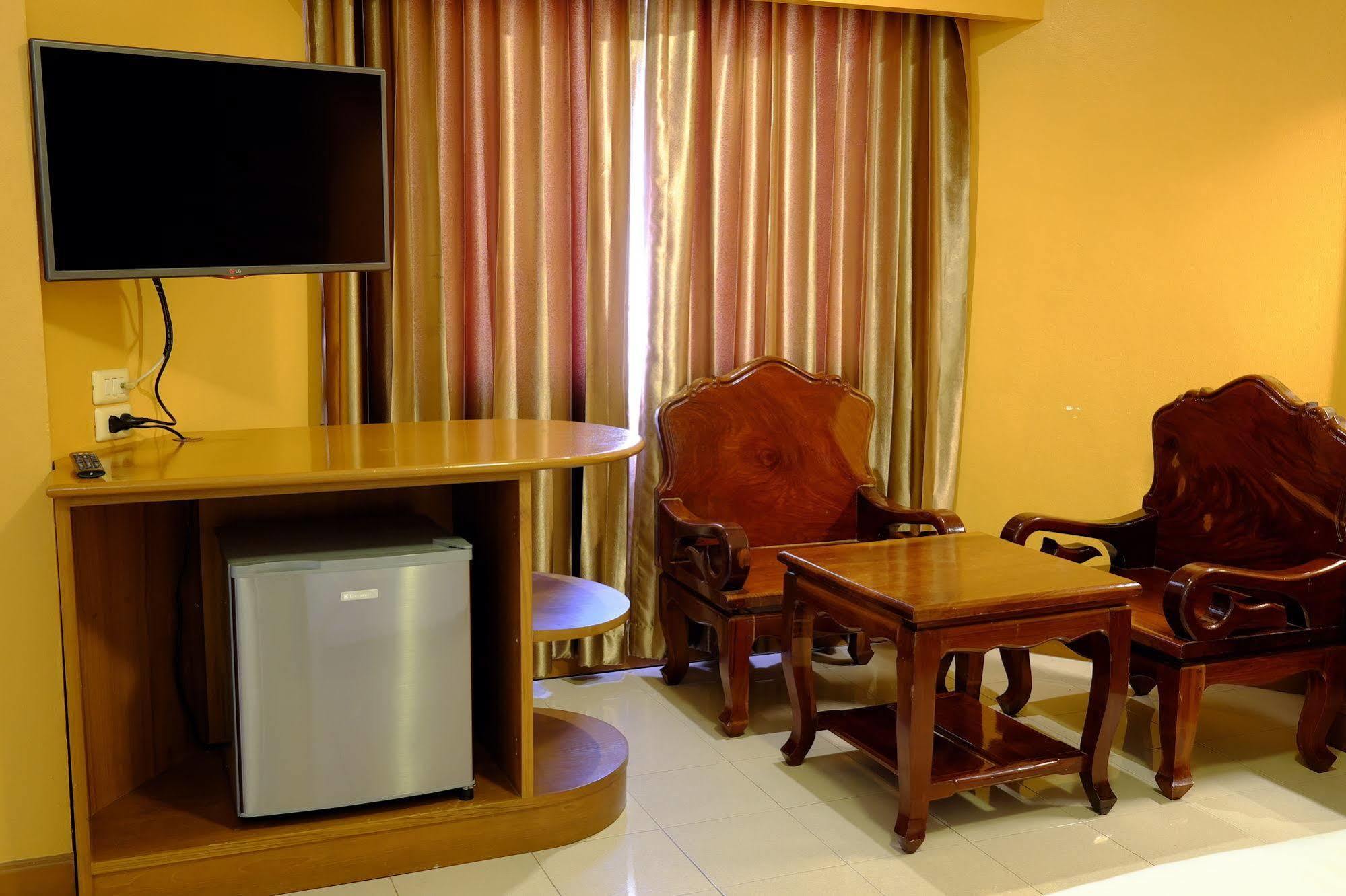 Pj Inn Pattaya Exteriör bild