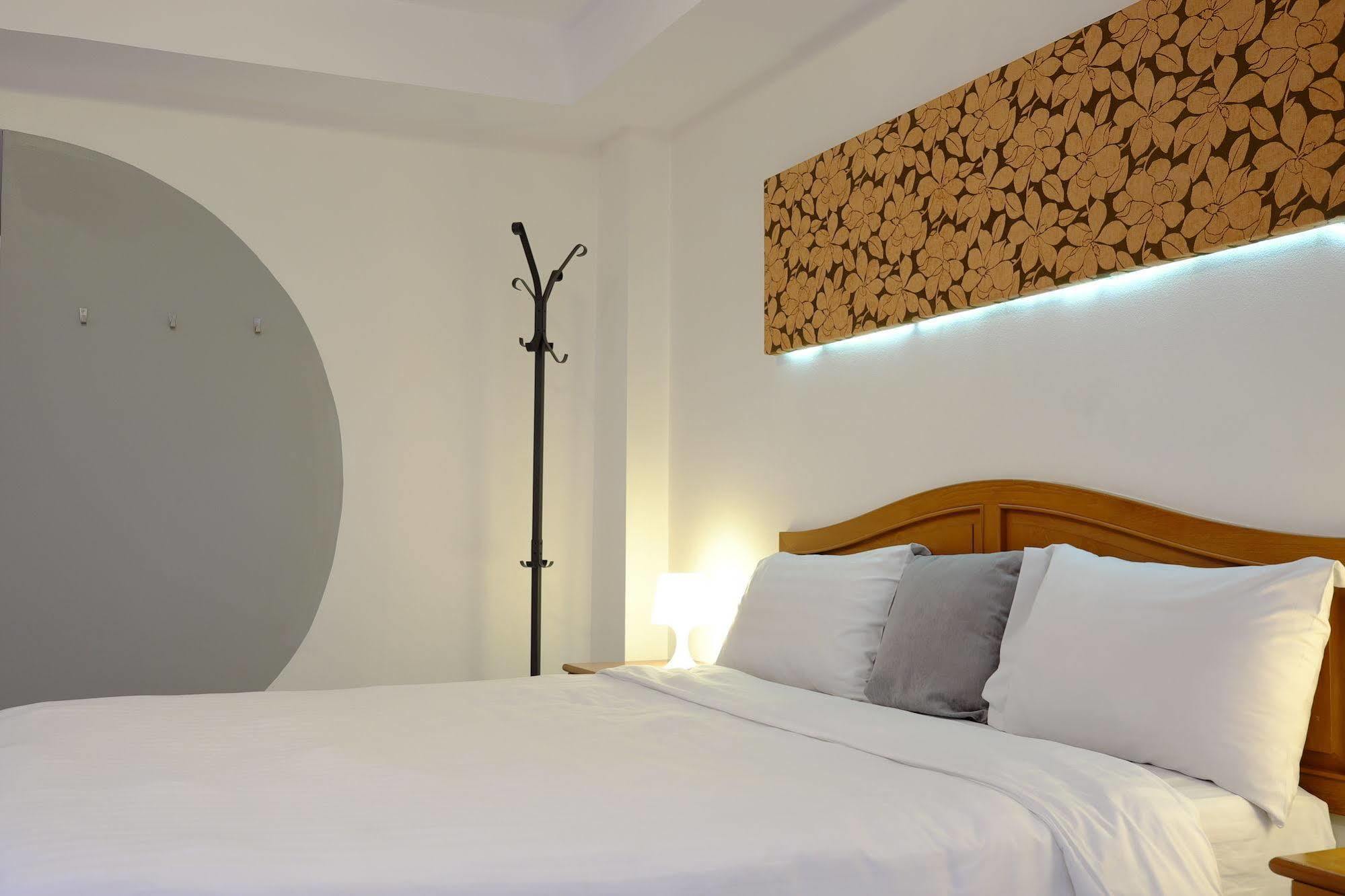 Pj Inn Pattaya Exteriör bild