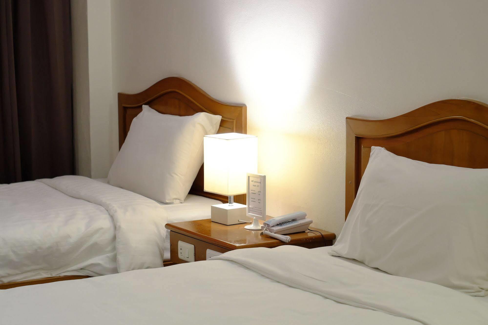 Pj Inn Pattaya Exteriör bild